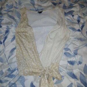 Daytrip Cream Floral Tie-Front Blouse